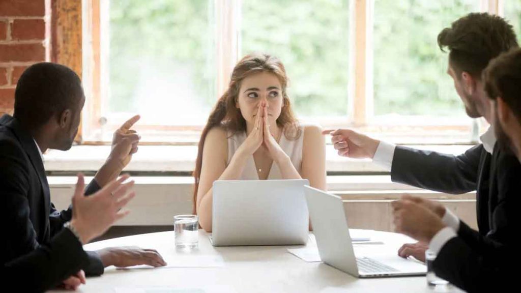 Criticism: आलोचना से बच कर रहें 1 Criticisms