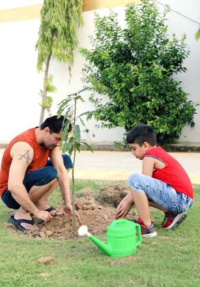 planting trees on a holy avatar day 03 Dera Sacha Sauda - Sachi Shiksha