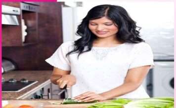 homemaker not housewife -sachi shiksha hindi