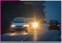 Night Light Driving: रात्रि में तेज लाइट में ड्राइविंग करना भी है खतरनाक Night Light Driving