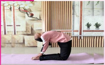 शरीर को लचीला बनाने में सहायक उष्ट्रासन Ustrasana