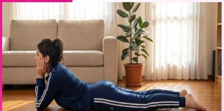 Makarasana: तनाव घटाए, पाचन सुधारे मकरासन Makarasana