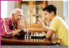 Play chess: खेलें शतरंज दिमाग नहीं होगा बुजुर्ग Play chess