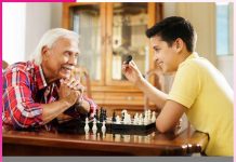 Play chess: खेलें शतरंज दिमाग नहीं होगा बुजुर्ग Play chess